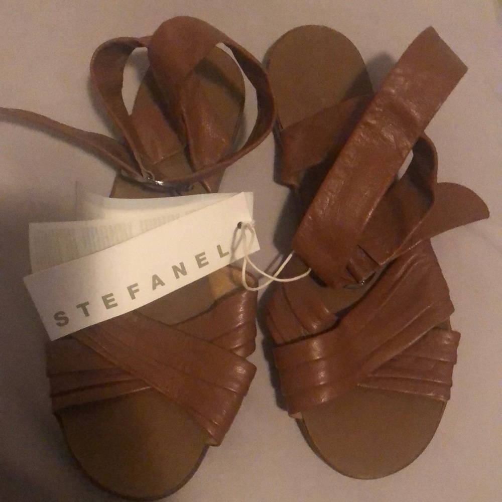 New beautiful brown soft leather sandals size 39 by Stefanel!